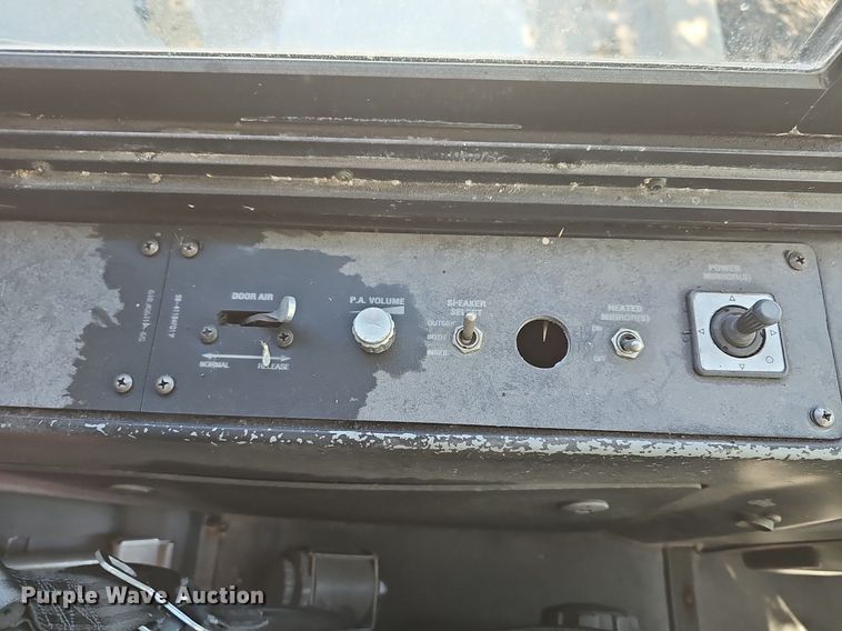 image for item DM1618 2006 Gillig  G29D102N4 transit bus