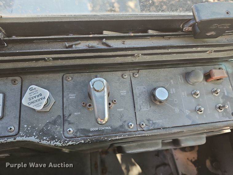 image for item DM1618 2006 Gillig  G29D102N4 transit bus