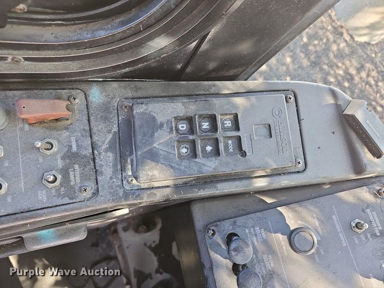 image for item DM1618 2006 Gillig  G29D102N4 transit bus