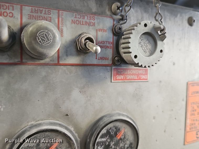 image for item DM1618 2006 Gillig  G29D102N4 transit bus