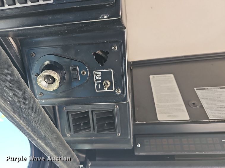 image for item DM1618 2006 Gillig  G29D102N4 transit bus