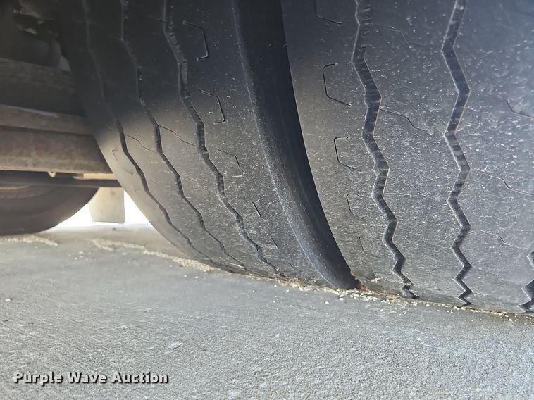 image for item DM1618 2006 Gillig  G29D102N4 transit bus