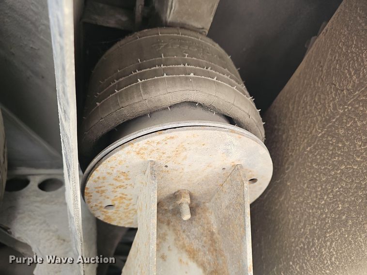 image for item DM1618 2006 Gillig  G29D102N4 transit bus