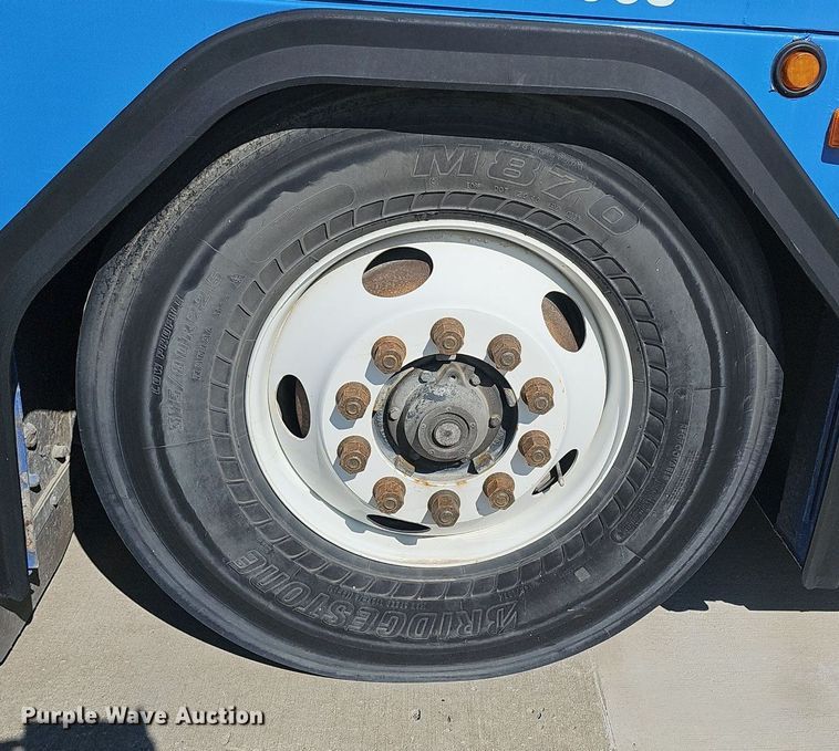 image for item DM1618 2006 Gillig  G29D102N4 transit bus