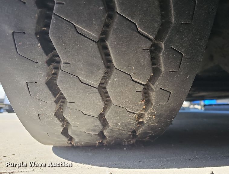 image for item DM1618 2006 Gillig  G29D102N4 transit bus