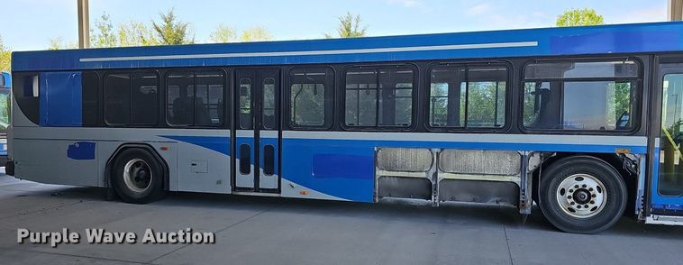 image for item DM1625 2006 Gillig  G29D102N4 transit bus