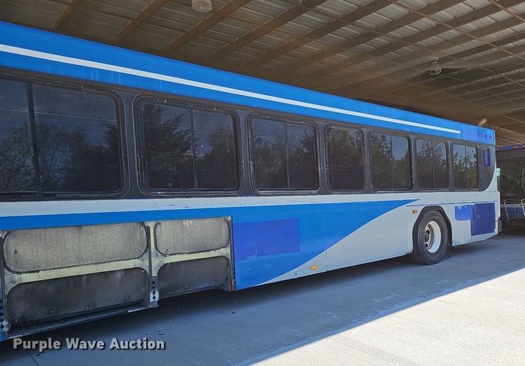 image for item DM1625 2006 Gillig  G29D102N4 transit bus