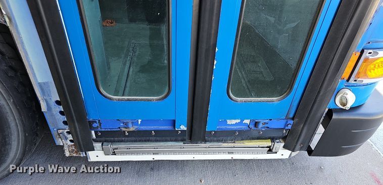 image for item DM1625 2006 Gillig  G29D102N4 transit bus