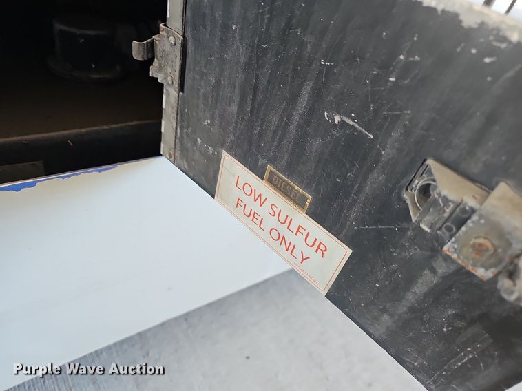 image for item DM1625 2006 Gillig  G29D102N4 transit bus