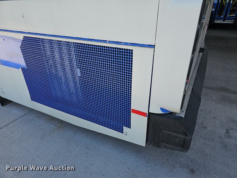 image for item DM1625 2006 Gillig  G29D102N4 transit bus