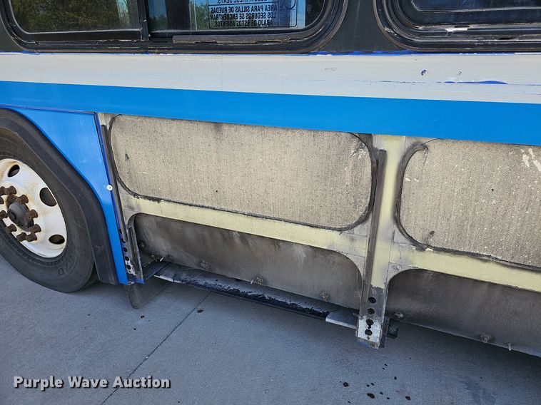 image for item DM1625 2006 Gillig  G29D102N4 transit bus