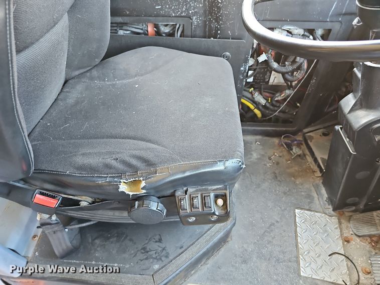 image for item DM1625 2006 Gillig  G29D102N4 transit bus