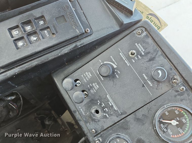 image for item DM1625 2006 Gillig  G29D102N4 transit bus