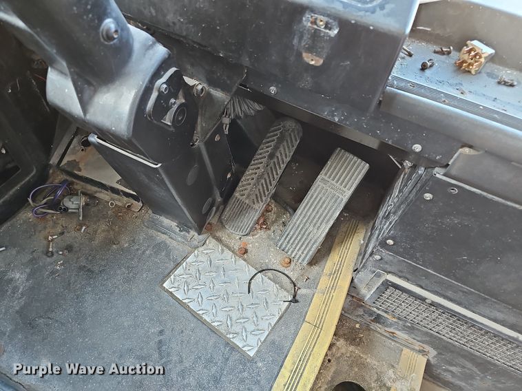 image for item DM1625 2006 Gillig  G29D102N4 transit bus