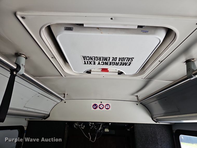 image for item DM1625 2006 Gillig  G29D102N4 transit bus