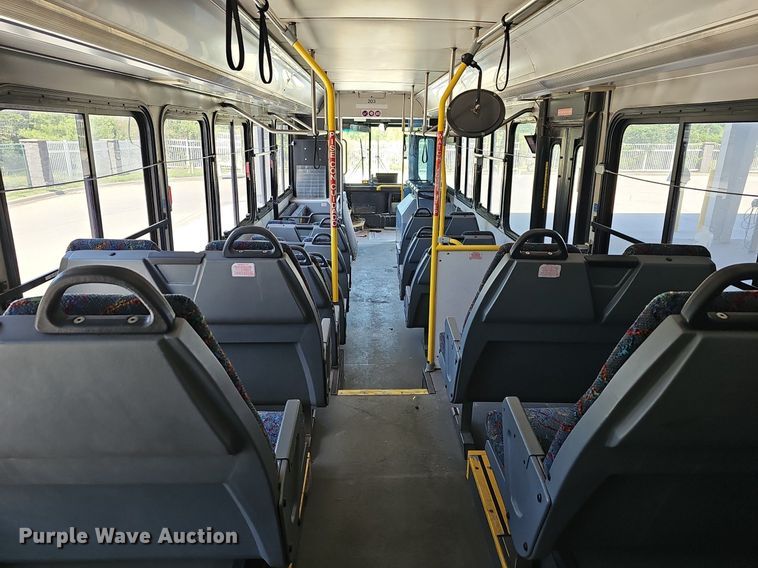 image for item DM1625 2006 Gillig  G29D102N4 transit bus