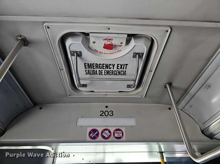 image for item DM1625 2006 Gillig  G29D102N4 transit bus