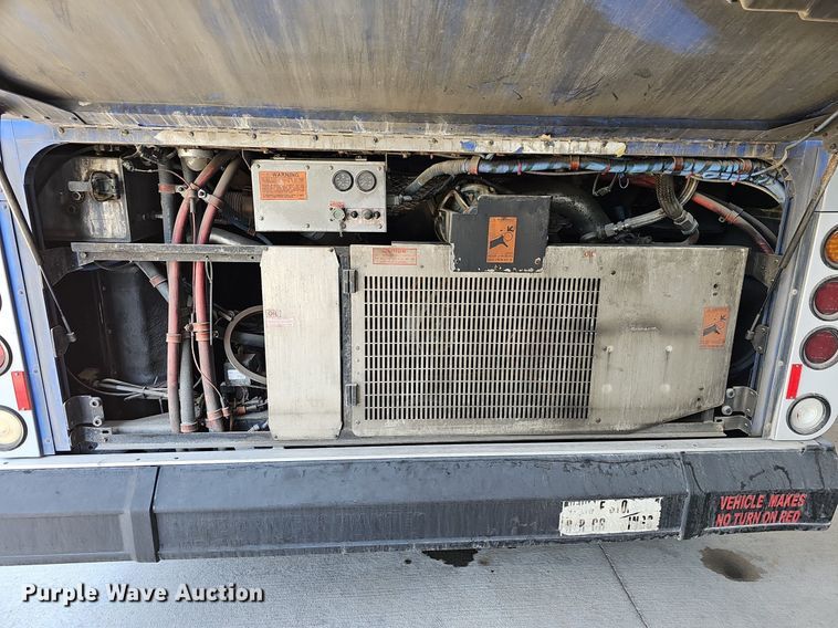 image for item DM1625 2006 Gillig  G29D102N4 transit bus