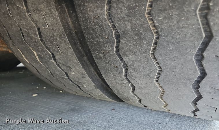 image for item DM1625 2006 Gillig  G29D102N4 transit bus