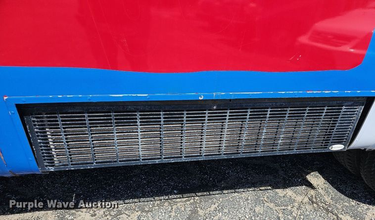 image for item DM1626 2014 Ford E450 Super Duty  shuttle bus