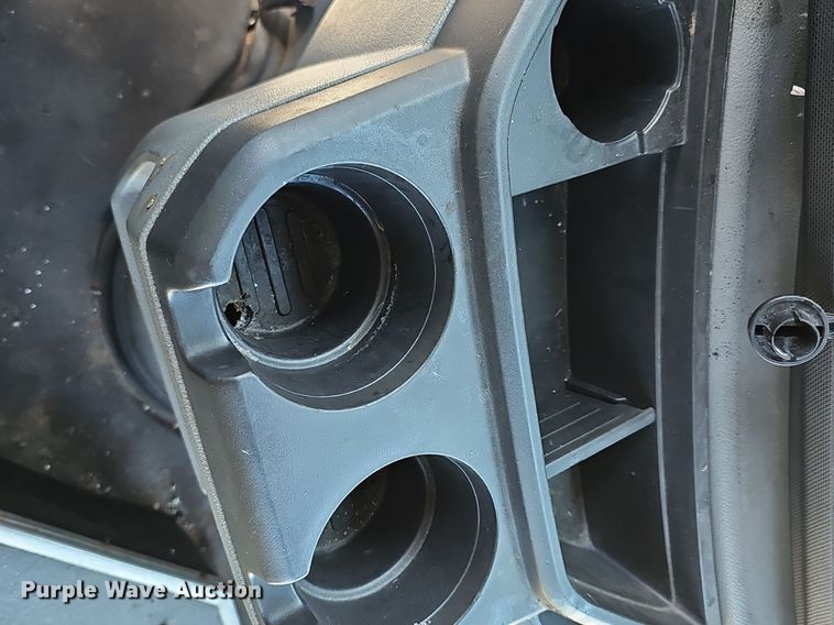 image for item DM1626 2014 Ford E450 Super Duty  shuttle bus