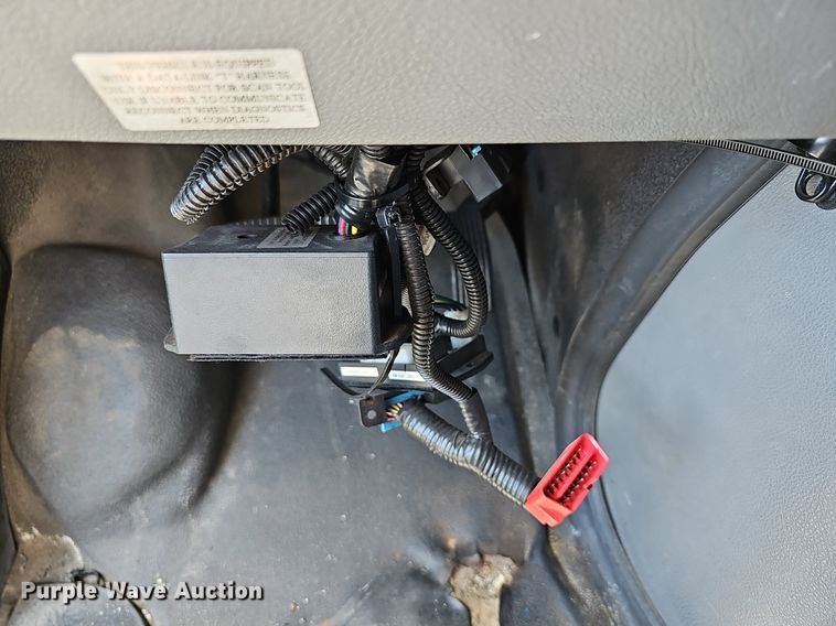 image for item DM1626 2014 Ford E450 Super Duty  shuttle bus