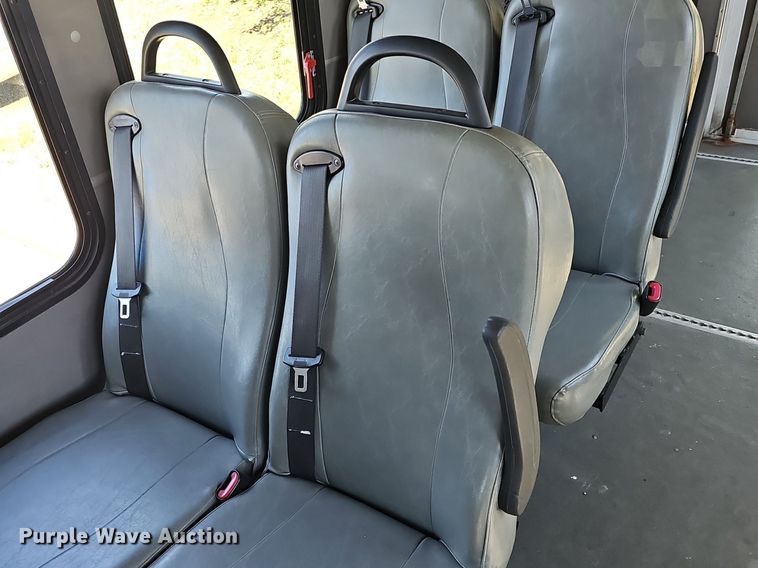 image for item DM1626 2014 Ford E450 Super Duty  shuttle bus