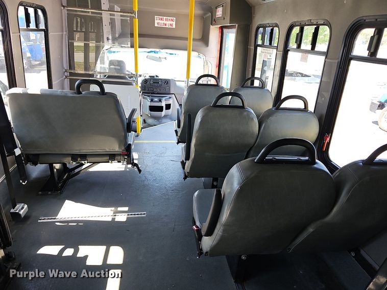 image for item DM1626 2014 Ford E450 Super Duty  shuttle bus