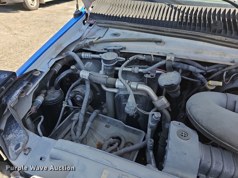 image for item DM1626 2014 Ford E450 Super Duty  shuttle bus