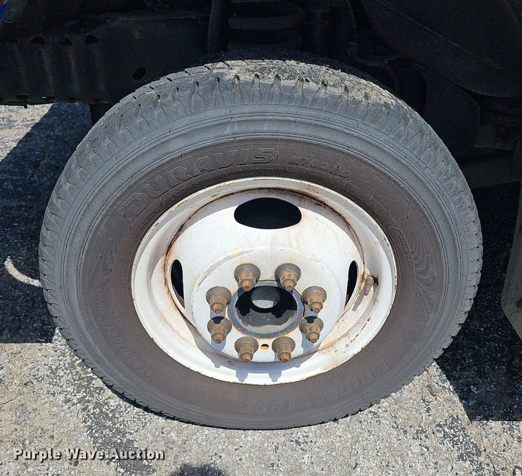 image for item DM1626 2014 Ford E450 Super Duty  shuttle bus