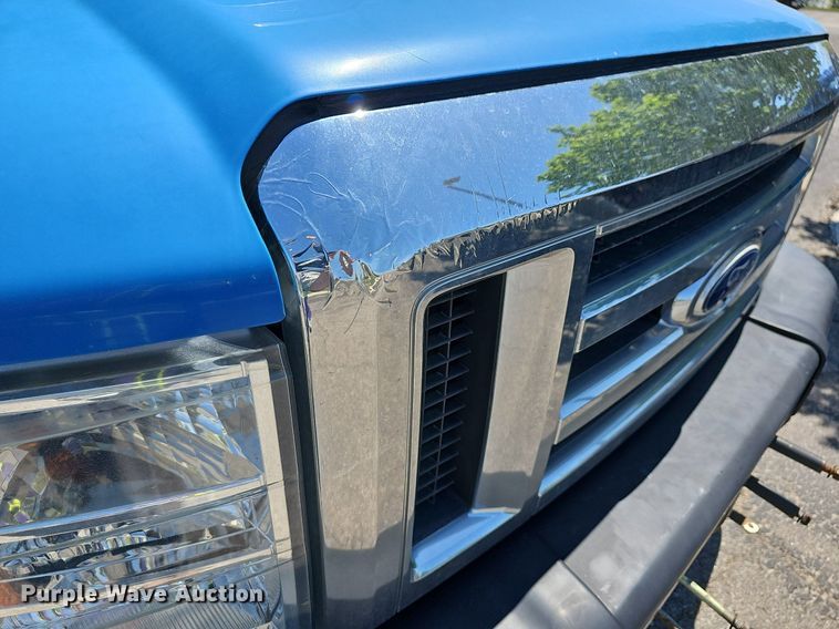 image for item DM1627 2016 Eldorado National Aerotech Ford 220 shuttle bus