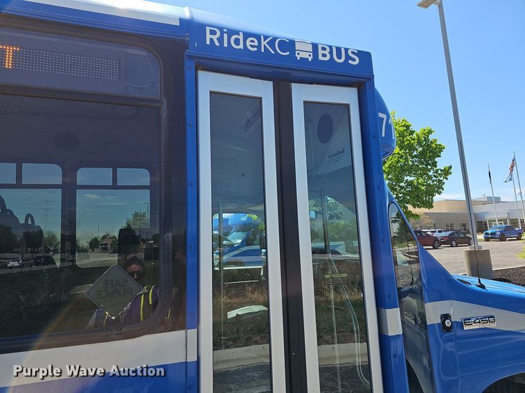 image for item DM1627 2016 Eldorado National Aerotech Ford 220 shuttle bus