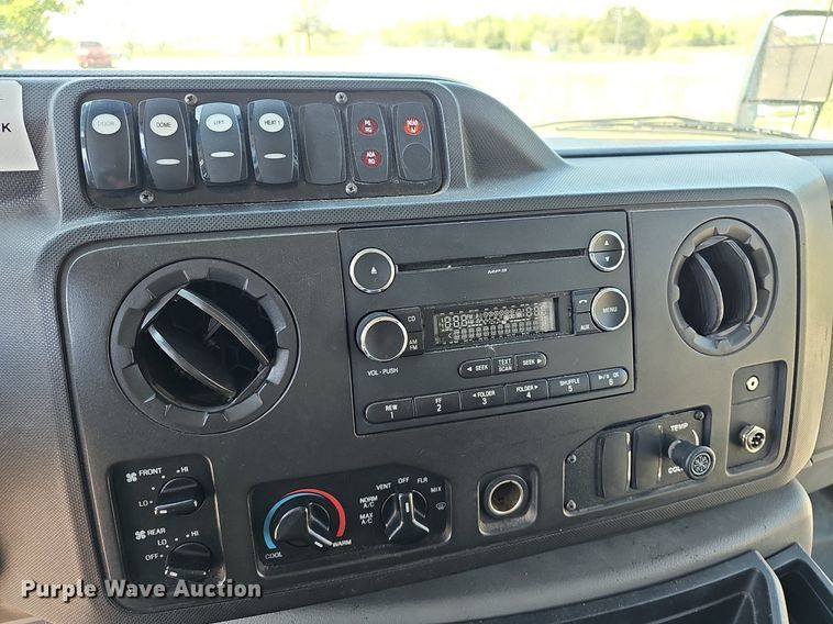 image for item DM1627 2016 Eldorado National Aerotech Ford 220 shuttle bus