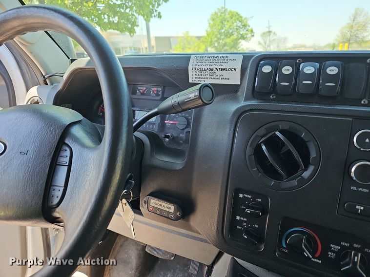 image for item DM1627 2016 Eldorado National Aerotech Ford 220 shuttle bus