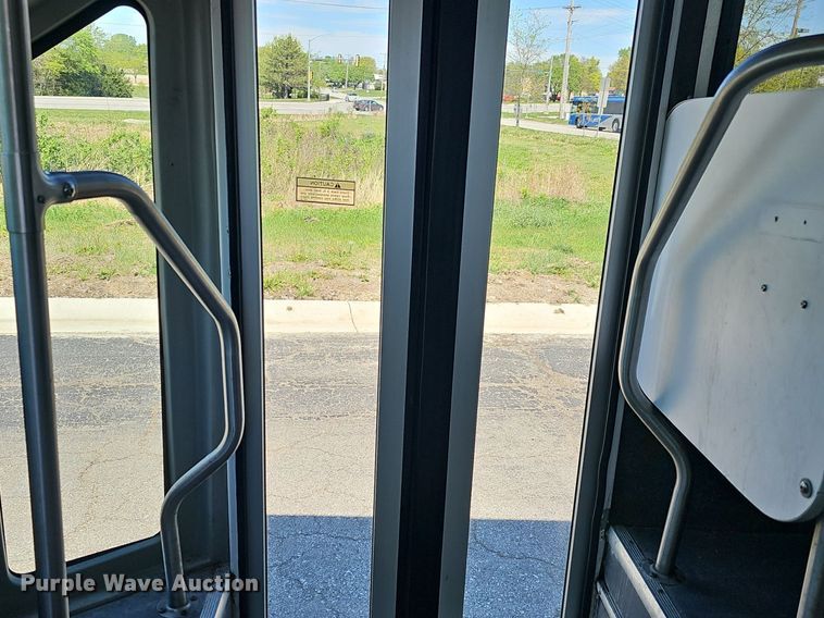 image for item DM1627 2016 Eldorado National Aerotech Ford 220 shuttle bus