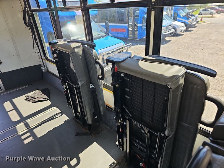 image for item DM1627 2016 Eldorado National Aerotech Ford 220 shuttle bus