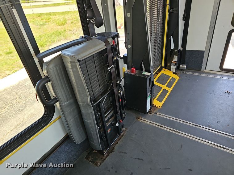 image for item DM1627 2016 Eldorado National Aerotech Ford 220 shuttle bus