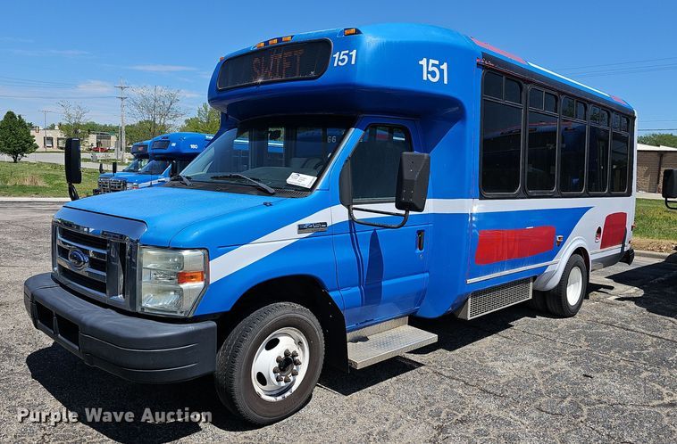 image for item DM1628 2011 Eldorado National shuttle bus