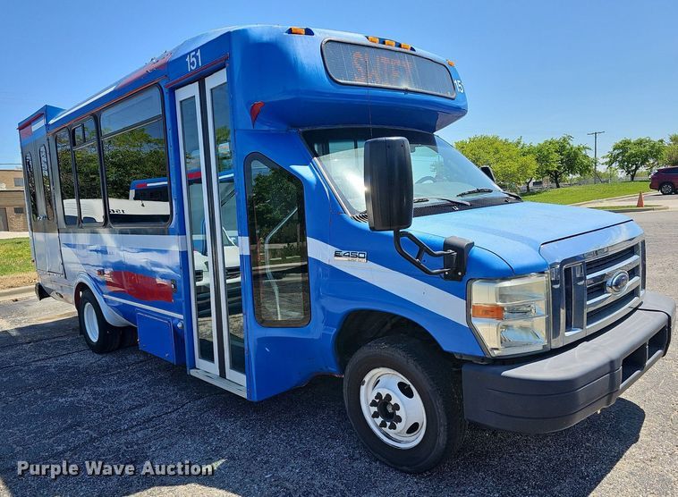 image for item DM1628 2011 Eldorado National shuttle bus