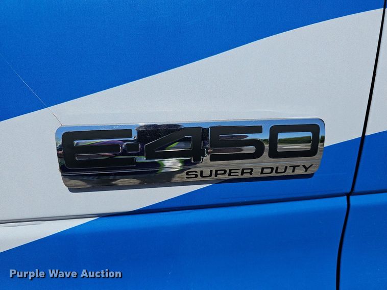 image for item DM1628 2011 Eldorado National shuttle bus