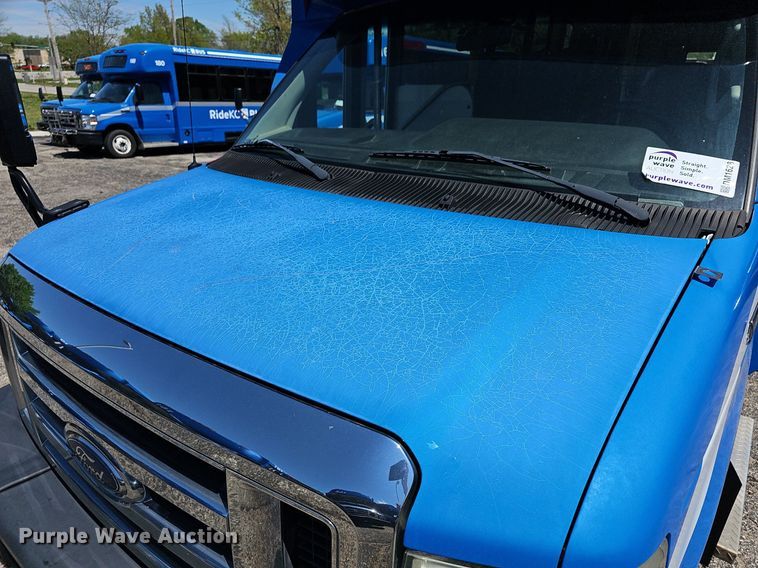 image for item DM1628 2011 Eldorado National shuttle bus