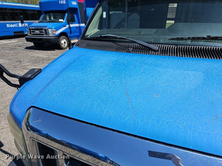 image for item DM1628 2011 Eldorado National shuttle bus