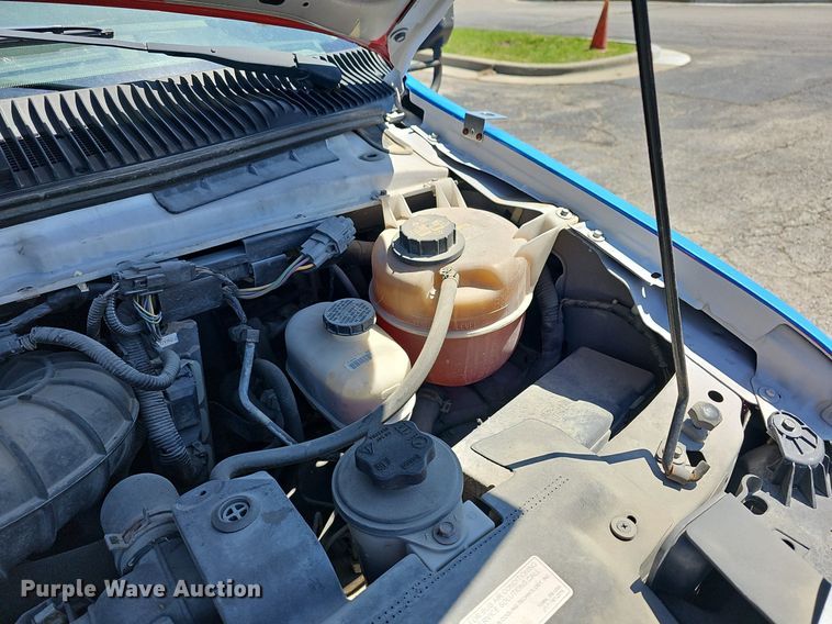 image for item DM1628 2011 Eldorado National shuttle bus