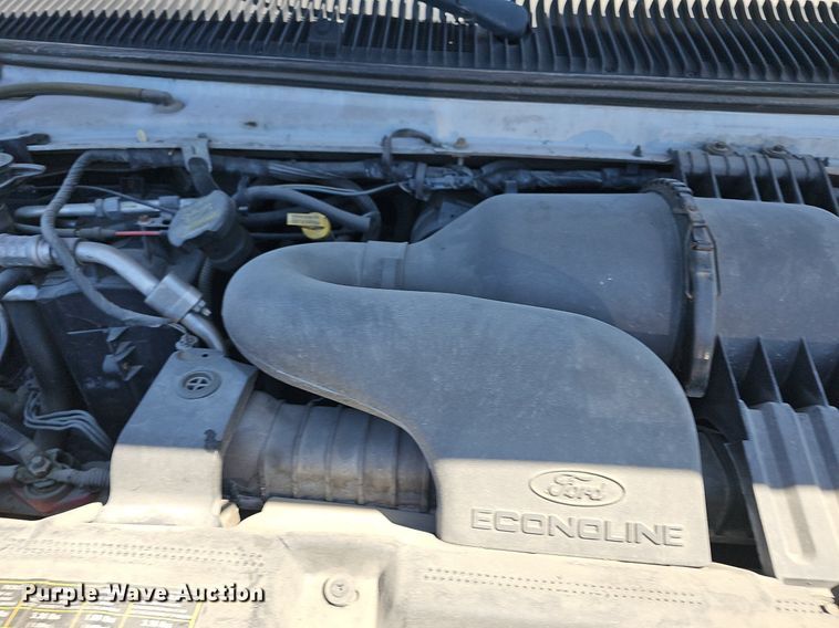 image for item DM1628 2011 Eldorado National shuttle bus