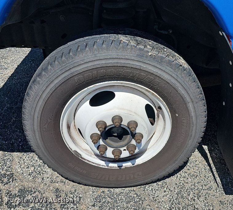 image for item DM1628 2011 Eldorado National shuttle bus