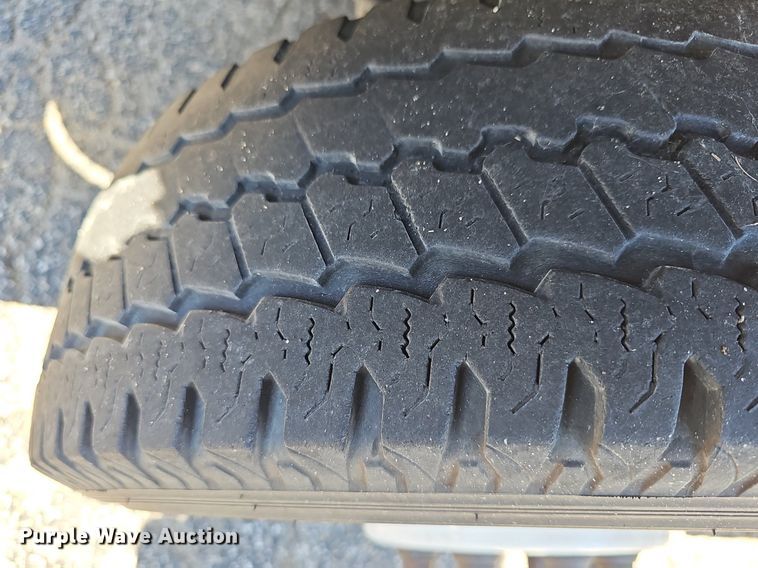 image for item DM1628 2011 Eldorado National shuttle bus