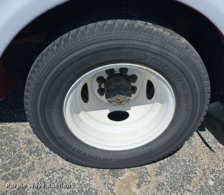 image for item DM1628 2011 Eldorado National shuttle bus