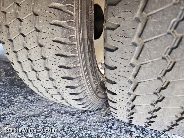 image for item DM1628 2011 Eldorado National shuttle bus