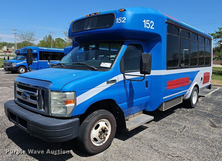 image for item DM1629 2011 Eldorado National shuttle bus