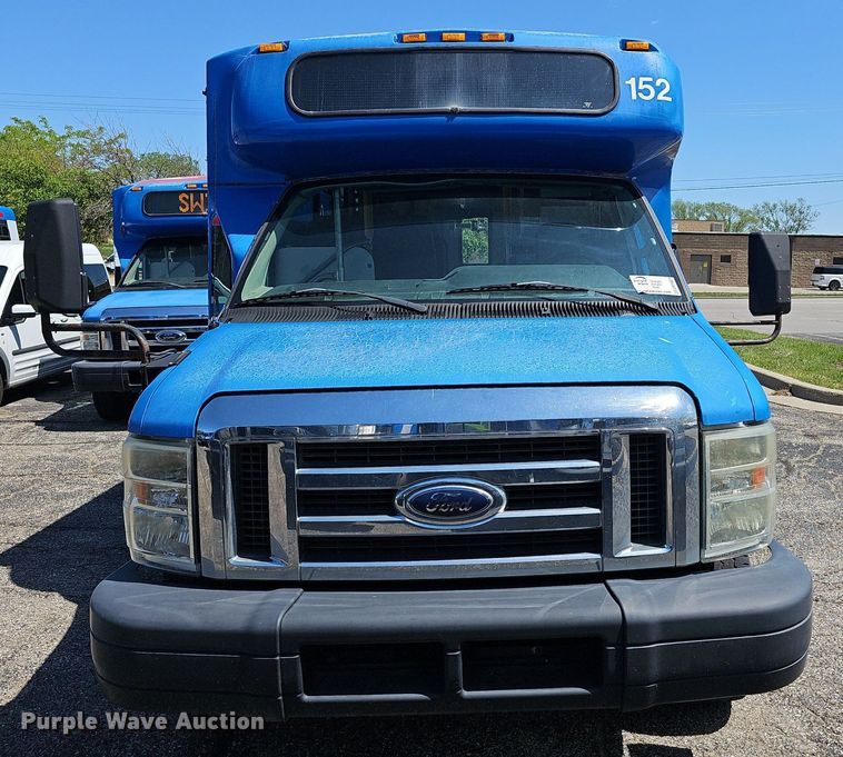 image for item DM1629 2011 Eldorado National shuttle bus